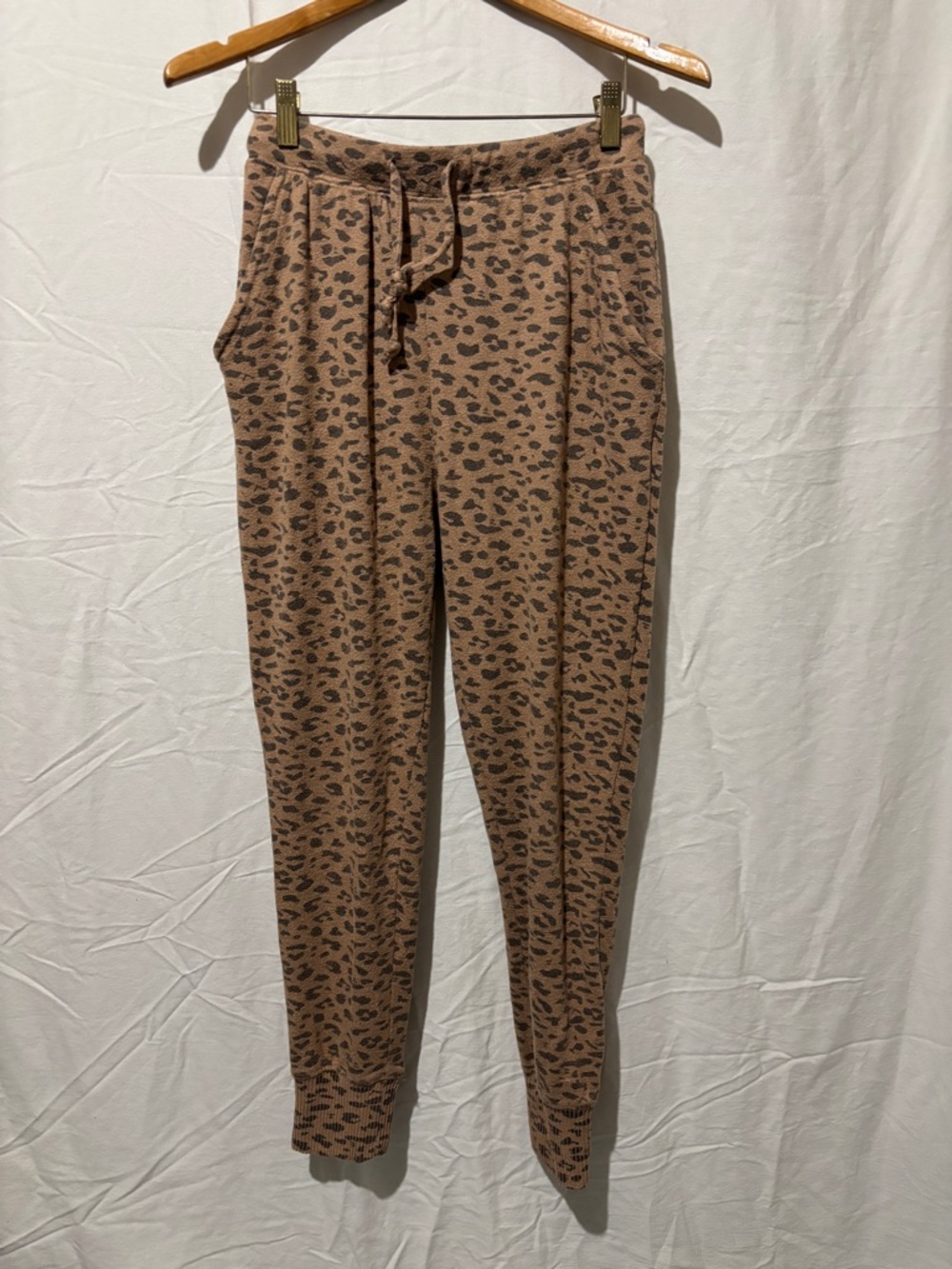 Aeropostale cheetah print comfy sweatpant joggers